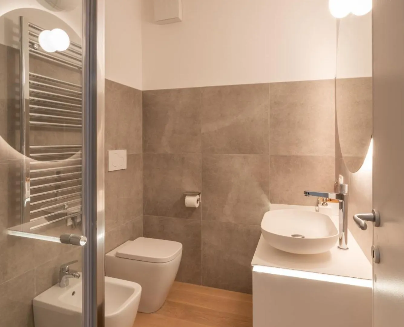 Suite At The Tower - 20 Minutes From Milan And Como, 10 Minutes From Monza Seregno Hébergement de vacances