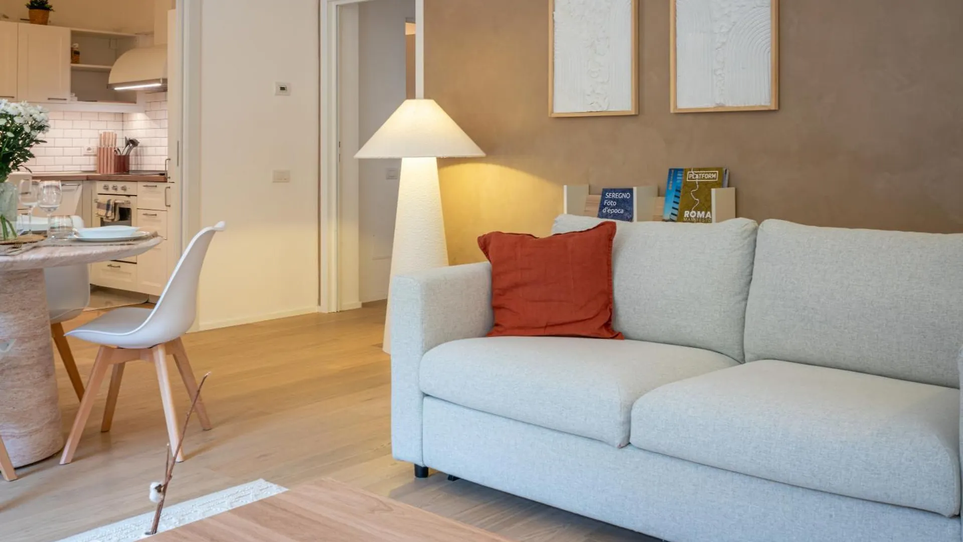 Suite At The Tower - 20 Minutes From Milan And Como, 10 Minutes From Monza Seregno